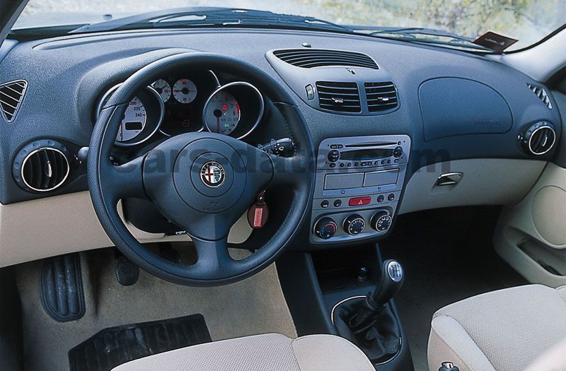 Alfa Romeo 147 images (11 of 11)