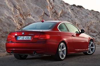 BMW 320i Coupe Exclusive Edition