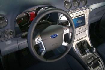 Ford Galaxy 2.0 16v Flexifuel Ghia