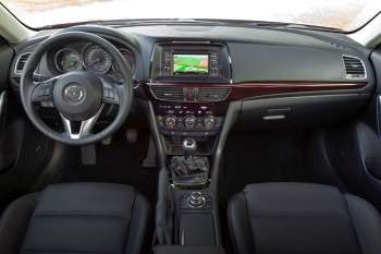 Mazda 6 SportBreak SkyActiv-G 2.0 145hp Red Dot Edition