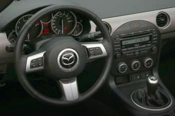 Mazda MX-5 Roadster Coupe 1.8 Kyudo