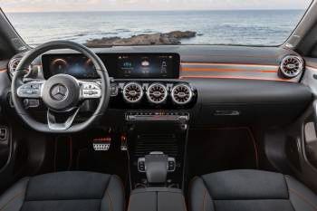 Mercedes-Benz CLA 180 D Business Solution