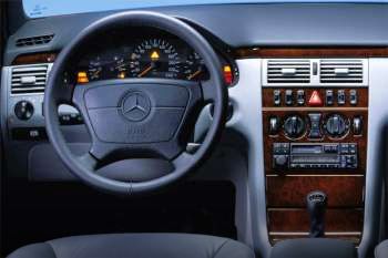 Mercedes-Benz E 300 Turbo Diesel Elegance Combi