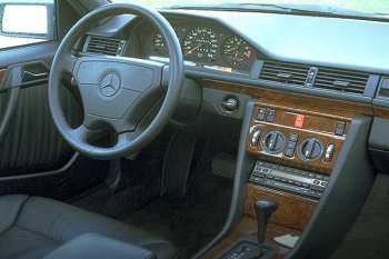Mercedes-Benz E 220 Coupe