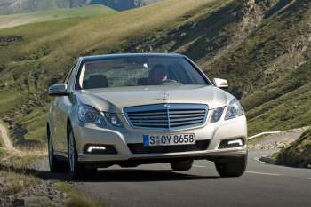 Mercedes-Benz E 300 CDI BlueEFFICIENCY Elegance