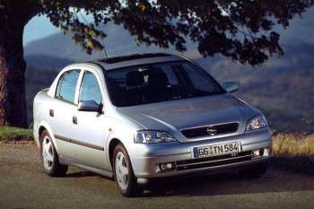Opel Astra 1.8i-16V CDX