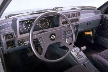 Opel Rekord Caravan 2.0 S Luxus