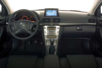 Toyota Avensis Wagon 2.2 D-4D D-CAT Linea Luna