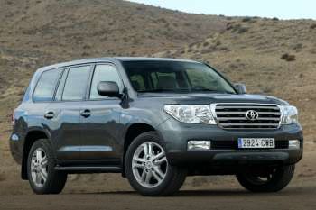 Toyota Land Cruiser V8 models | cars-data.com