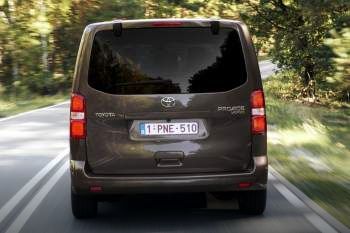 Toyota Proace Verso Compact 1.5 D-4D 120hp Dynamic