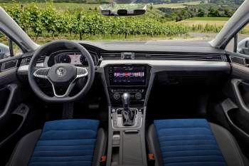 Volkswagen Passat 1.6 TDI 120hp Elegance Business R