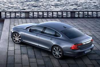 Volvo S90L T8 Twin Engine AWD Excellence